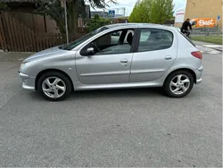 Grå Begagnad 2008 Peugeot 206 Halvkombi | 15 000 kr (Marknadspris)