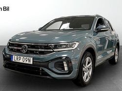 Mörkblå (petroleum blue metallic) Begagnad 2022 VW T-Roc R-line SUV | 309 900 kr (Lite dyr)