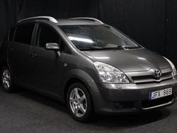 Grå Begagnad 2006 Toyota Corolla Verso Minibuss | 64 900 kr (Marknadspris)