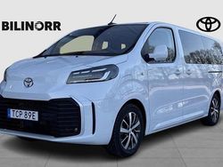 Vit Begagnad 2024 Toyota Proace Verso Premium Kombi | 437 500 kr (Marknadspris)