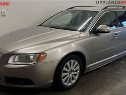 Ljusbrun (brun) Begagnad 2010 Volvo V70 Momentum Kombi | 63 900 kr (Marknadspris)