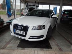 Vit Begagnad 2010 Audi A3 Sportback Attraction Halvkombi | 75 000 kr (Lite dyr)
