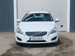 Vit Begagnad 2013 Volvo V60 Momentum Kombi | 129 000 kr (Lite dyr)