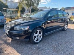 Svart Begagnad 2005 Volvo V50 Kinetic Kombi | 36 000 kr (Marknadspris)