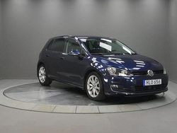 Mörkblå Begagnad 2014 VW Golf VII Halvkombi | 149 000 kr (Marknadspris)