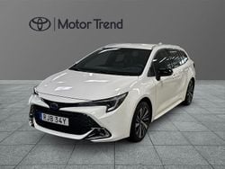 Vit Ny 2025 Toyota Corolla Style Kombi | 379 900 kr