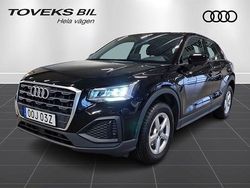 Svart (brilliantsvart) Begagnad 2024 Audi Q2 Proline SUV | 299 900 kr (Marknadspris)