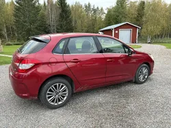 Röd Begagnad 2012 Citroën C4 Halvkombi | 37 000 kr (Superpris)