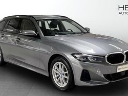 Grå (grey) Begagnad 2023 BMW 330e Kombi | 374 700 kr (Lite dyr)
