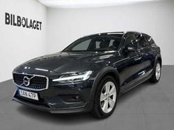 Grå Begagnad 2019 Volvo V60 CC Pro Kombi | 279 800 kr (Marknadspris)