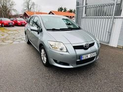 Grå Begagnad 2009 Toyota Auris Plus Halvkombi | 69 900 kr (Marknadspris)