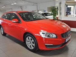 Röd Begagnad 2013 Volvo V60 Kinetic Kombi | 129 500 kr (Marknadspris)
