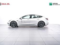 Vit Begagnad 2021 Tesla Model 3 Standard Range Plus Sedan | 250 000 kr (Bra pris)