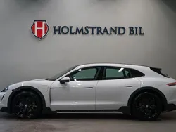Vit Begagnad 2021 Porsche Taycan Cross Turismo Sedan | 699 800 kr