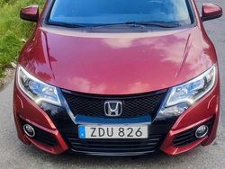 Röd Begagnad 2017 Honda Civic Elegance Kombi | 105 000 kr (Marknadspris)