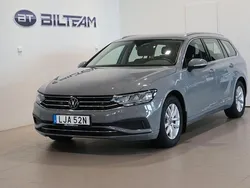 Grå Begagnad 2023 VW Passat Kombi | 307 800 kr (Marknadspris)