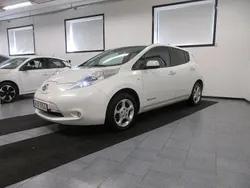 Vit Begagnad 2014 Nissan Leaf Halvkombi | 64 500 kr (Dyr)