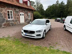 Vit Begagnad 2017 Volvo V90 Momentum Kombi | 159 900 kr (Marknadspris)