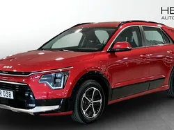 Röd (red) Begagnad 2022 Kia Niro SUV | 329 900 kr (Dyr)