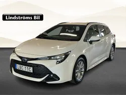 Vit Begagnad 2025 Toyota Corolla Active Kombi | 309 000 kr (Marknadspris)