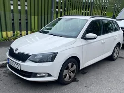 Vit Begagnad 2018 Skoda Fabia Style Kombi | 124 000 kr (Marknadspris)