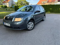 Grå Begagnad 2006 Skoda Fabia Kombi | 18 000 kr (Marknadspris)