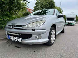 Grå Begagnad 2005 Peugeot 206 Halvkombi | 18 500 kr (Marknadspris)