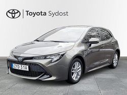 Grön Begagnad 2019 Toyota Corolla Hybrid Active Halvkombi | 209 000 kr (Marknadspris)