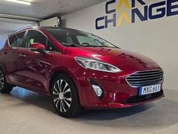 Röd Begagnad 2018 Ford Fiesta Titanium Halvkombi | 129 900 kr (Marknadspris)