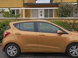 Orange Begagnad 2015 Hyundai i10 Comfort Halvkombi | 95 000 kr (Marknadspris)