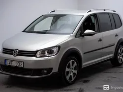 Ljusbrun Begagnad 2010 VW Touran Cross Minibuss | 119 800 kr (Lite dyr)