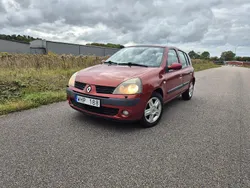 Röd Begagnad 2005 Renault Clio II Halvkombi | 29 900 kr (Marknadspris)