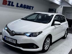Vit Begagnad 2015 Toyota Auris Active Halvkombi | 89 900 kr (Marknadspris)