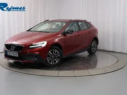 Röd Begagnad 2017 Volvo V40 CC Business Edition Kombi | 189 800 kr (Marknadspris)