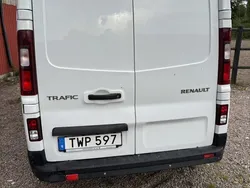 Vit Begagnad 2015 Renault Trafic Van | 39 000 kr (Bra pris)