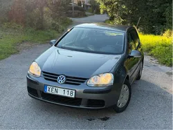 Grå Begagnad 2006 VW Golf V Trendline Halvkombi | 32 500 kr (Marknadspris)