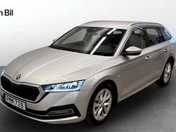 Brilliant silver metallic Begagnad 2024 Skoda Octavia Style Kombi | 319 900 kr (Bra pris)