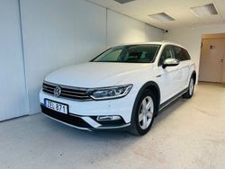 Vit Begagnad 2018 VW Passat Alltrack Executive Kombi | 189 900 kr (Marknadspris)