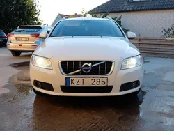 Vit Begagnad 2011 Volvo V70 Summum Kombi | 44 900 kr (Marknadspris)