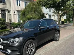 Grå Begagnad 2021 Mercedes GLC300e AMG line SUV | 415 000 kr (Marknadspris)