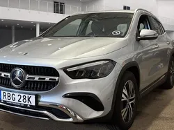 Silver Begagnad 2024 Mercedes GLA200 Advanced Plus SUV | 389 000 kr (Superpris)