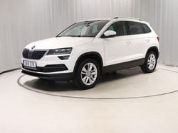 Vit Begagnad 2020 Skoda Karoq SUV | 199 900 kr (Bra pris)