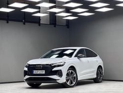 Vit Begagnad 2023 Audi Q4 Sportback e-tron Sport SUV | 449 900 kr (Marknadspris)