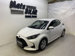 Vit Begagnad 2021 Toyota Yaris Active Halvkombi | 169 900 kr (Marknadspris)