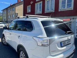 Vit Begagnad 2015 Mitsubishi Outlander P-HEV SUV | 162 000 kr (Marknadspris)