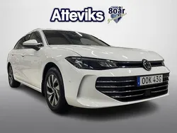 Vit Begagnad 2024 VW Passat Business Kombi | 344 900 kr (Marknadspris)