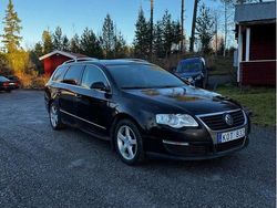 Svart Begagnad 2010 VW Passat Kombi | 25 000 kr