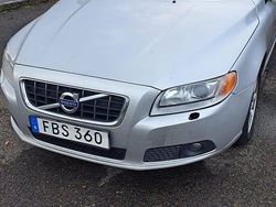 Begagnad 2010 Volvo V70 Kombi | 45 000 kr (Marknadspris)