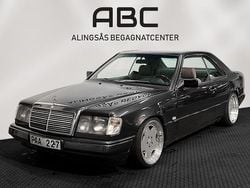 Flerfärgad Begagnad 1988 Mercedes E300 Sportkupé | 139 900 kr