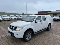 Vit Begagnad 2015 Nissan Navara Pickup | 129 900 kr (Bra pris)
